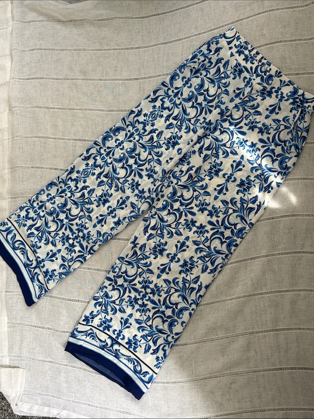 Bwear NWOT Blue & White Floral Print Wide-Leg Pants - Picture 6 of 13